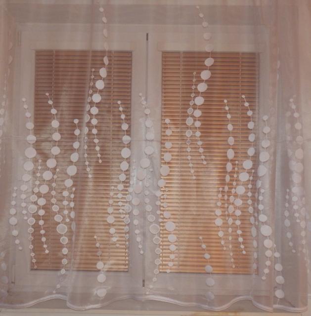 Záclona perličky na niti v 160 cm